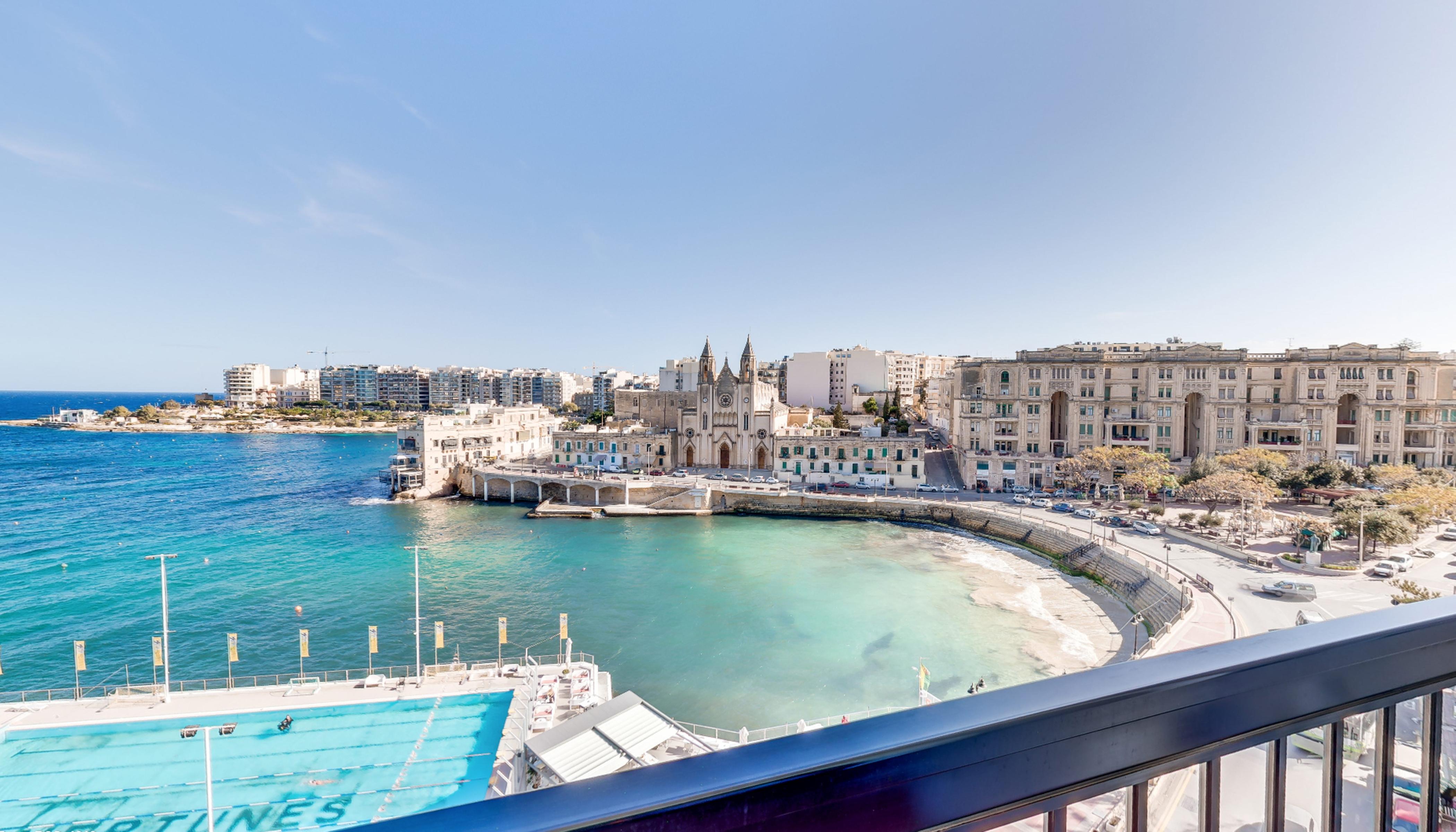Bay Hotel 3*