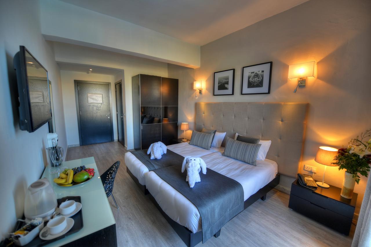 Bay Hotel Saint Julian's